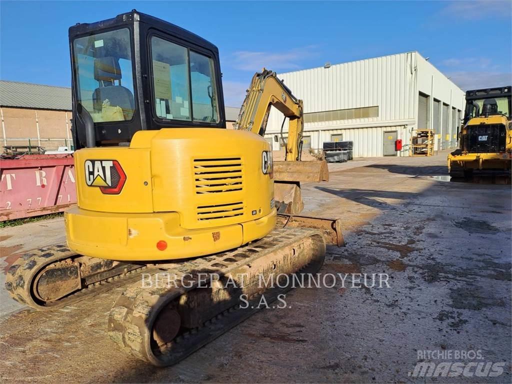 CAT 305E2 حفارات زحافة