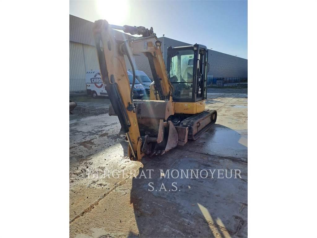 CAT 305E2 حفارات زحافة