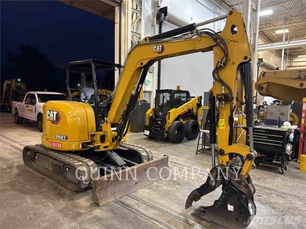 CAT 305E2 حفارات زحافة