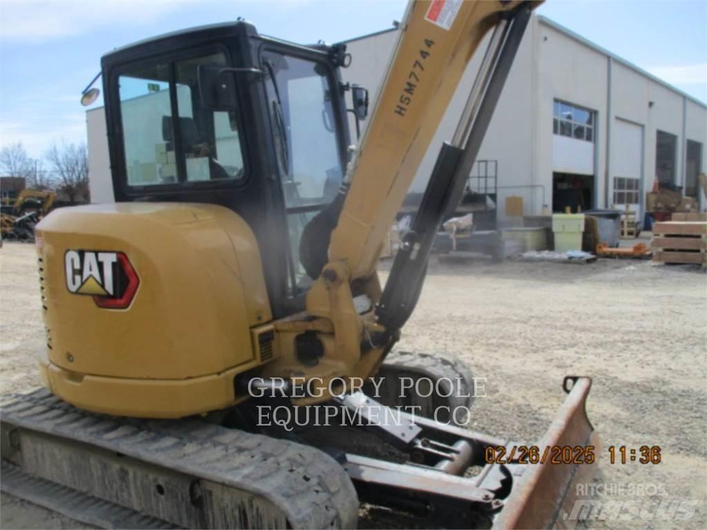 CAT 305E2CR حفارات زحافة