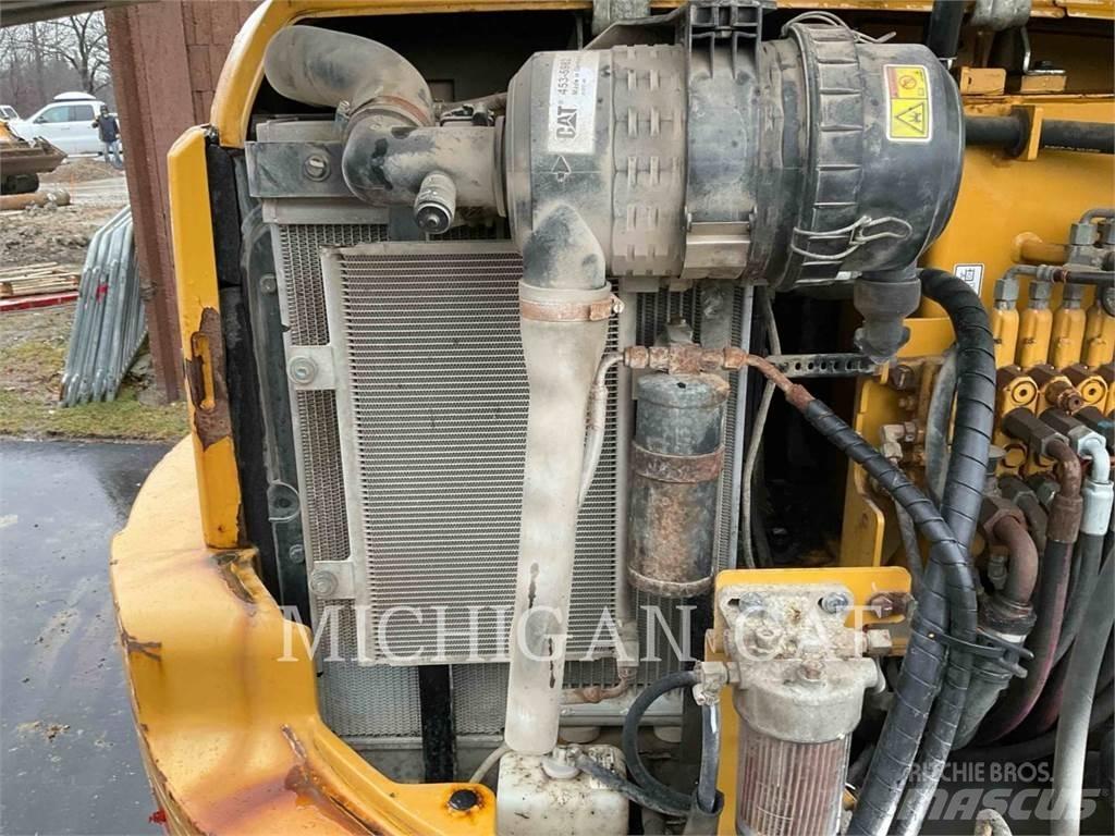 CAT 305E2CR حفارات زحافة