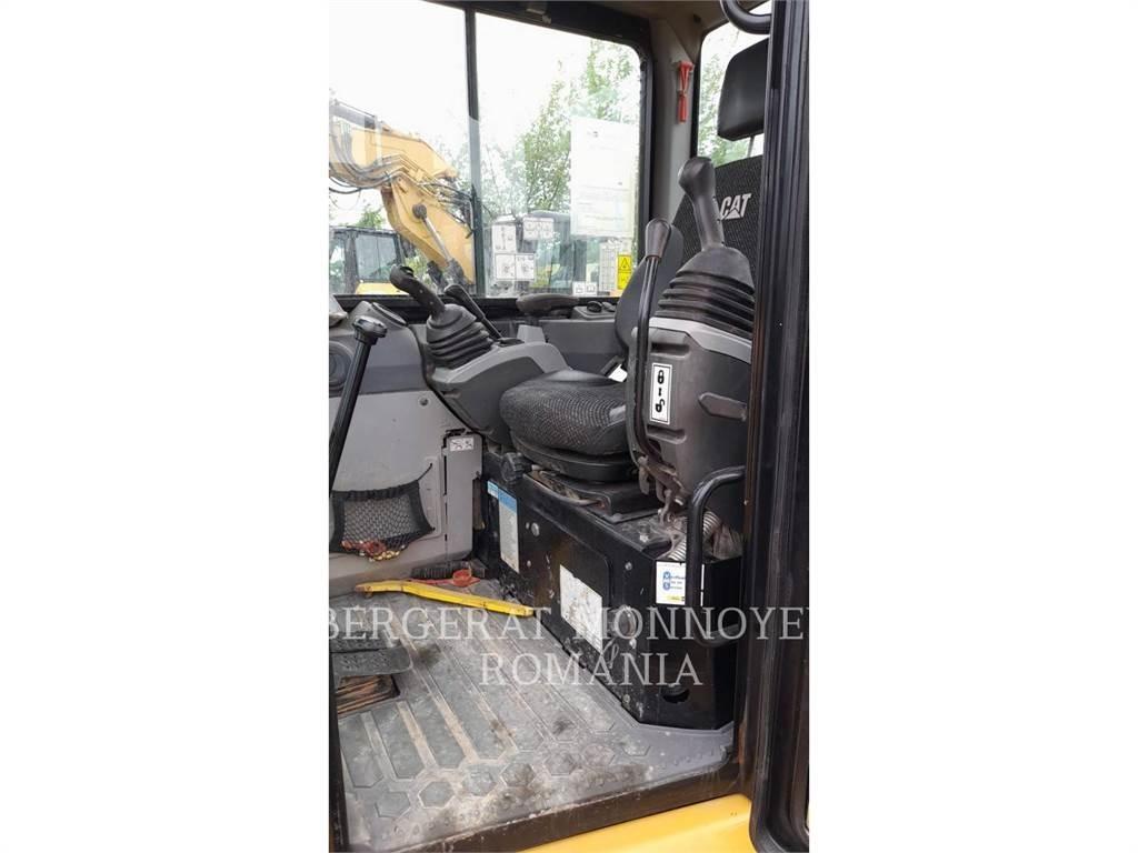 CAT 305E2CR حفارات زحافة