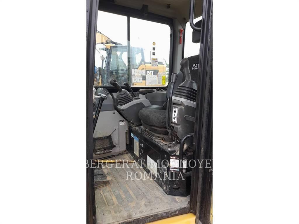 CAT 305E2CR حفارات زحافة