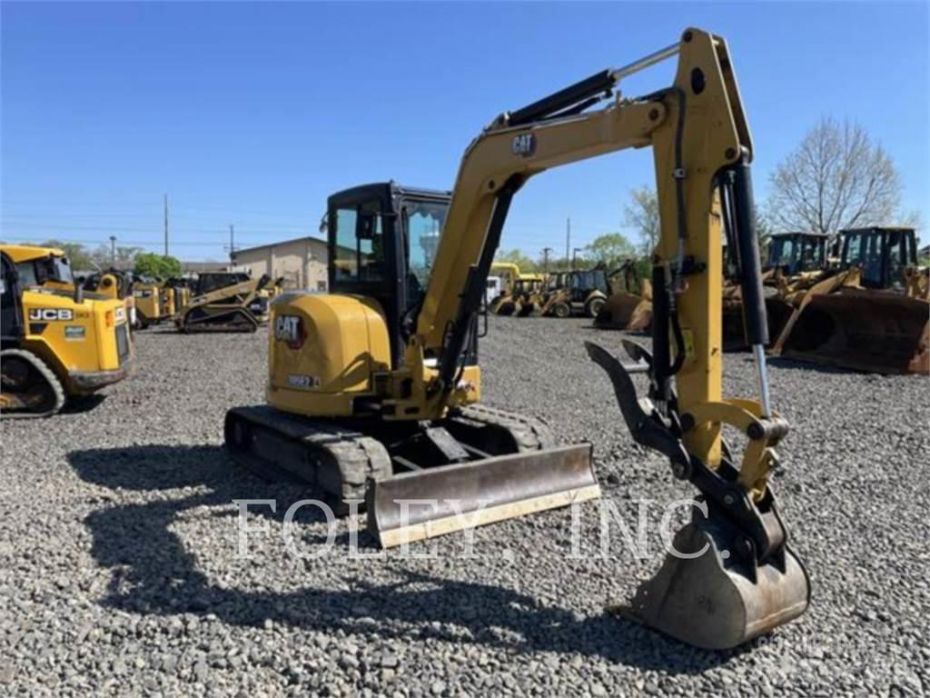 CAT 305E2CR حفارات زحافة