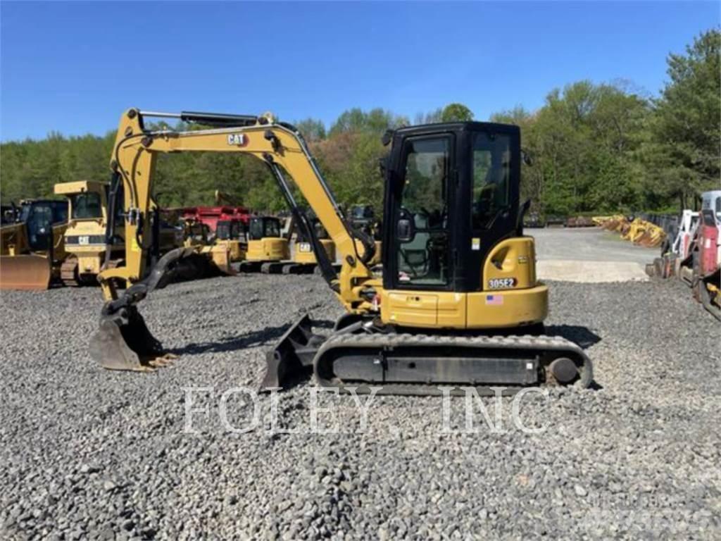 CAT 305E2CR حفارات زحافة