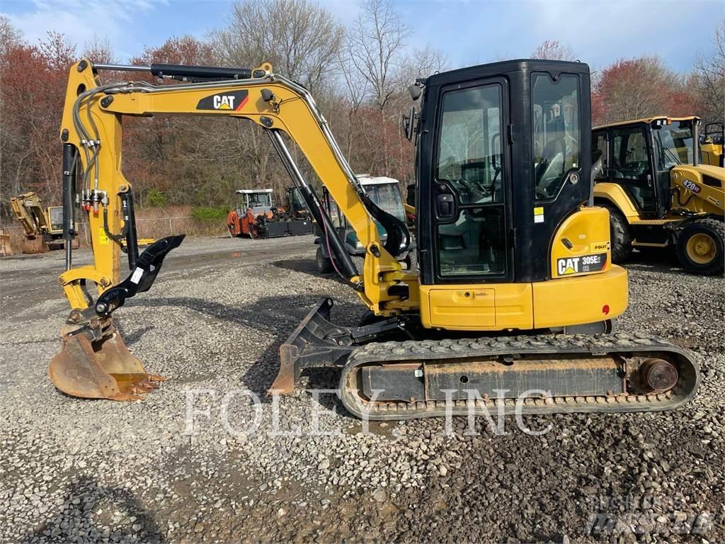 CAT 305E2CR حفارات زحافة