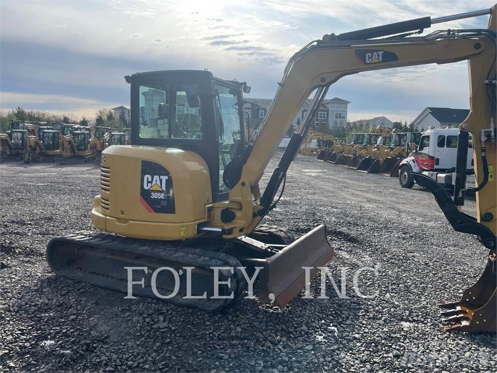 CAT 305E2CR حفارات زحافة