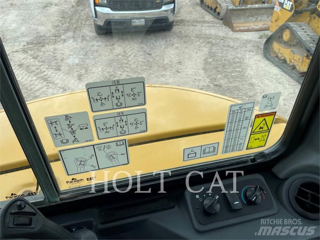 CAT 305E2CR حفارات زحافة