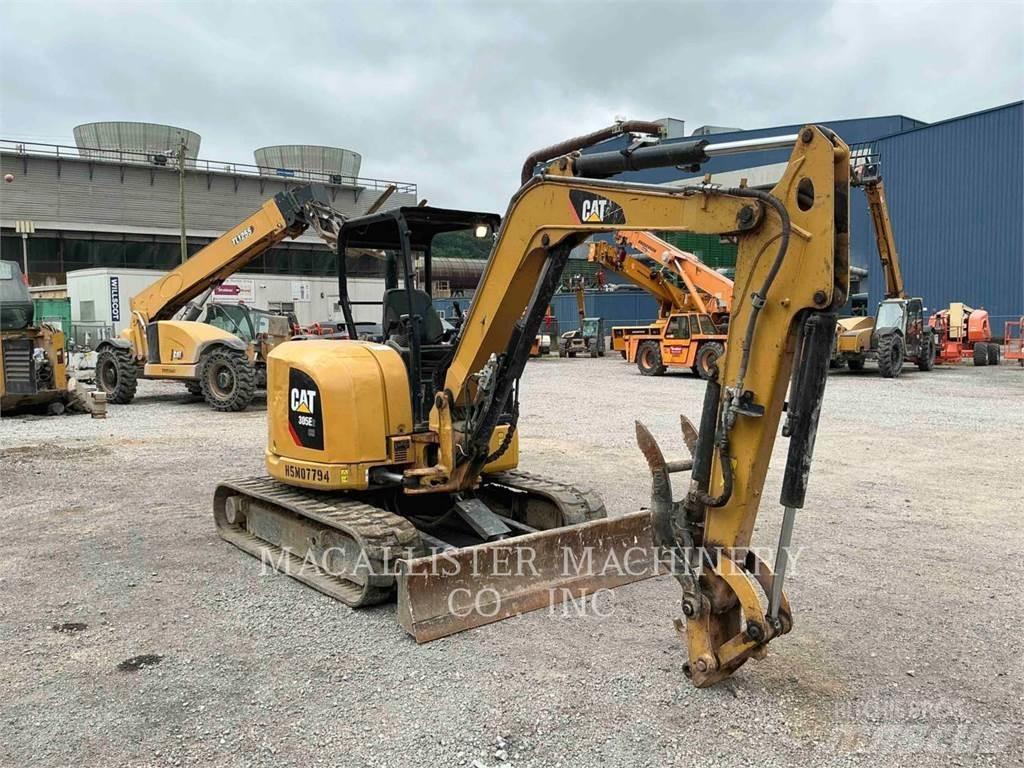 CAT 305E2CR حفارات زحافة