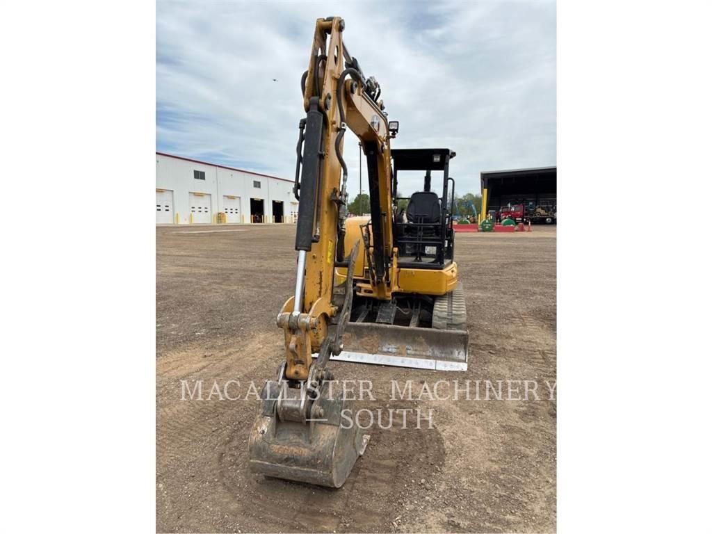 CAT 305E2CR حفارات زحافة