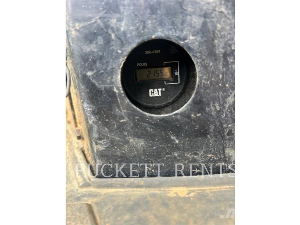 CAT 305E2CR حفارات زحافة
