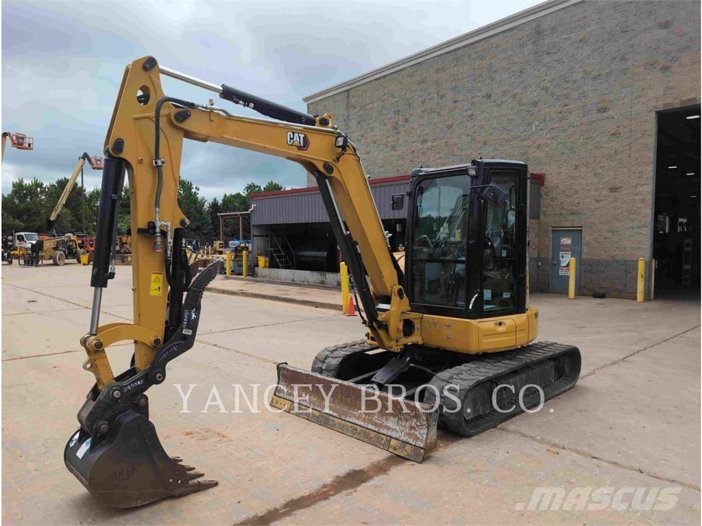 CAT 305E2CR حفارات زحافة
