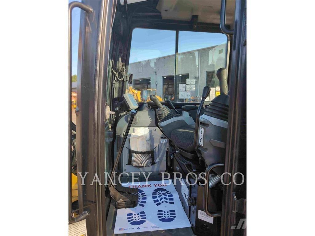 CAT 305E2CR حفارات زحافة