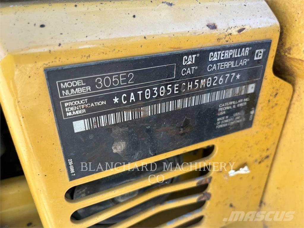 CAT 305E2CR حفارات زحافة