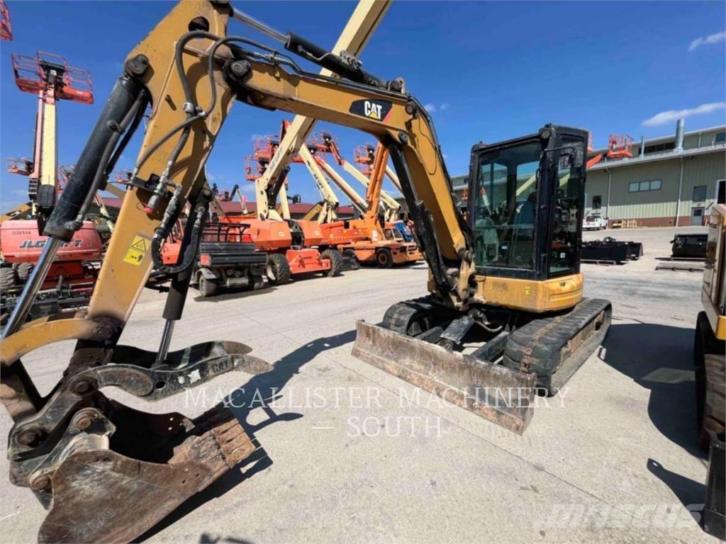 CAT 305E2CR حفارات زحافة