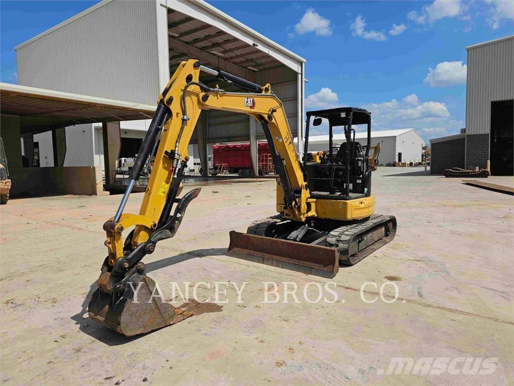 CAT 305E2CR حفارات زحافة