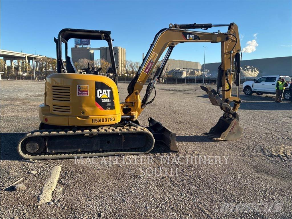 CAT 305E2CR حفارات زحافة