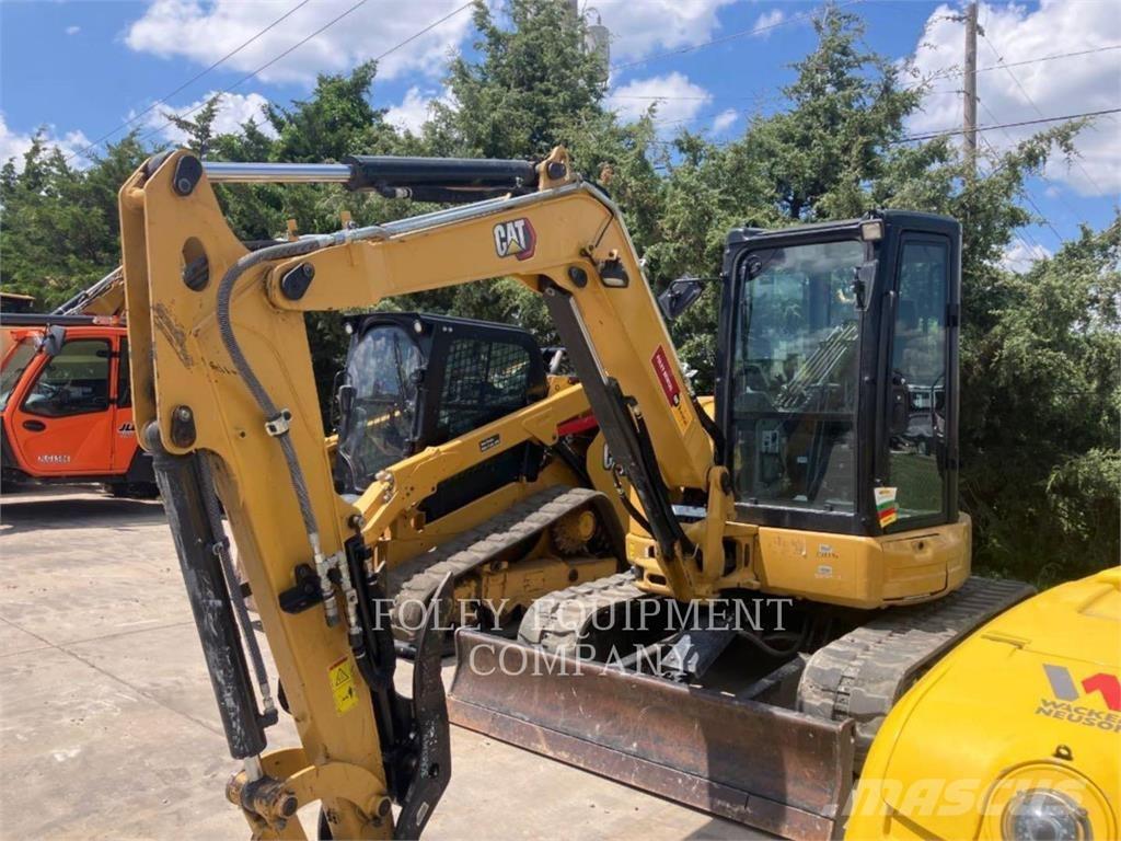 CAT 305E2LC حفارات زحافة