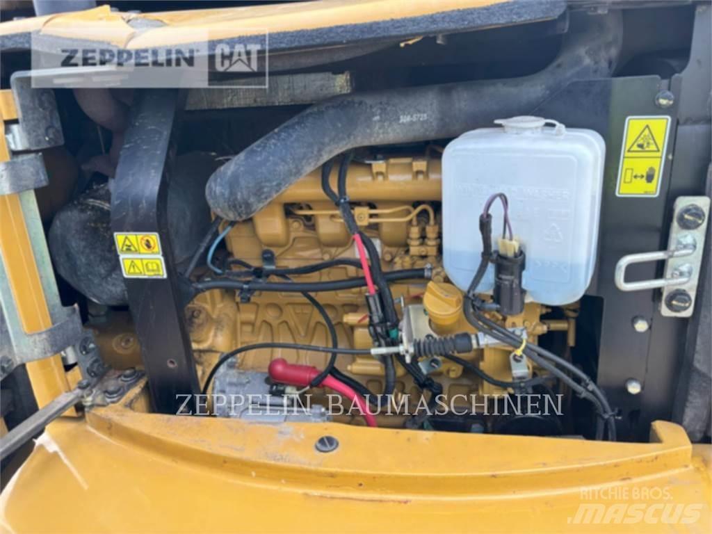 CAT 305ECR حفارات زحافة