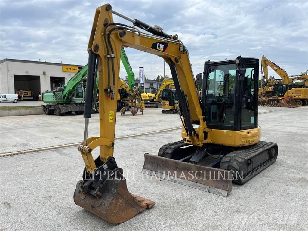 CAT 305ECR حفارات زحافة