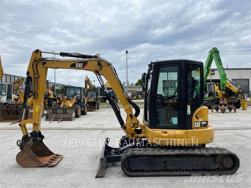 CAT 305ECR حفارات زحافة
