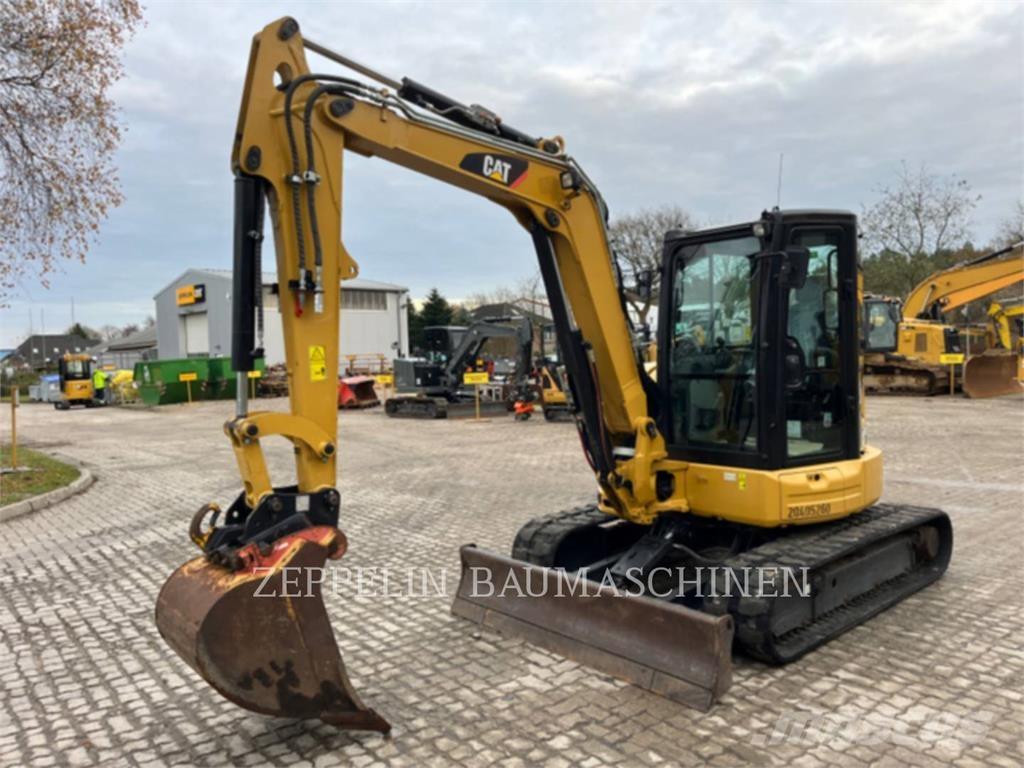 CAT 305ECR حفارات زحافة