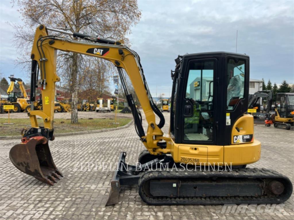 CAT 305ECR حفارات زحافة