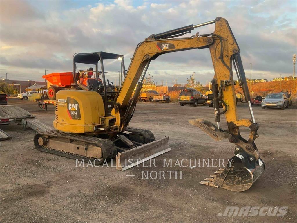 CAT 305ECR حفارات زحافة