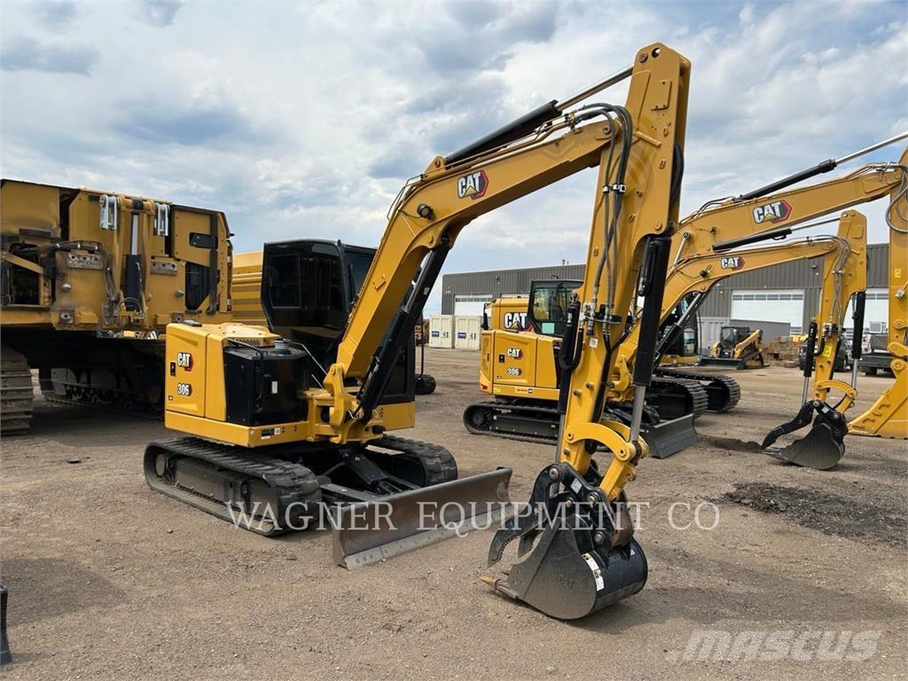 CAT 306 حفارات زحافة