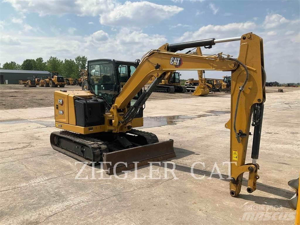 CAT 306 حفارات زحافة
