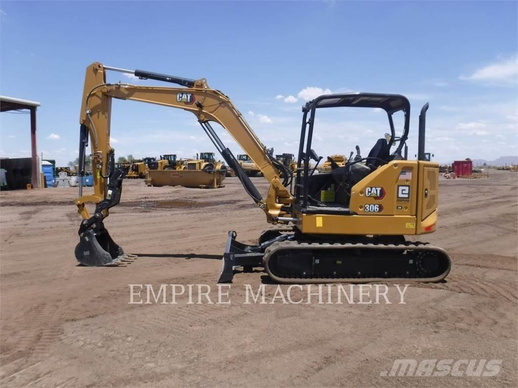 CAT 306 حفارات زحافة