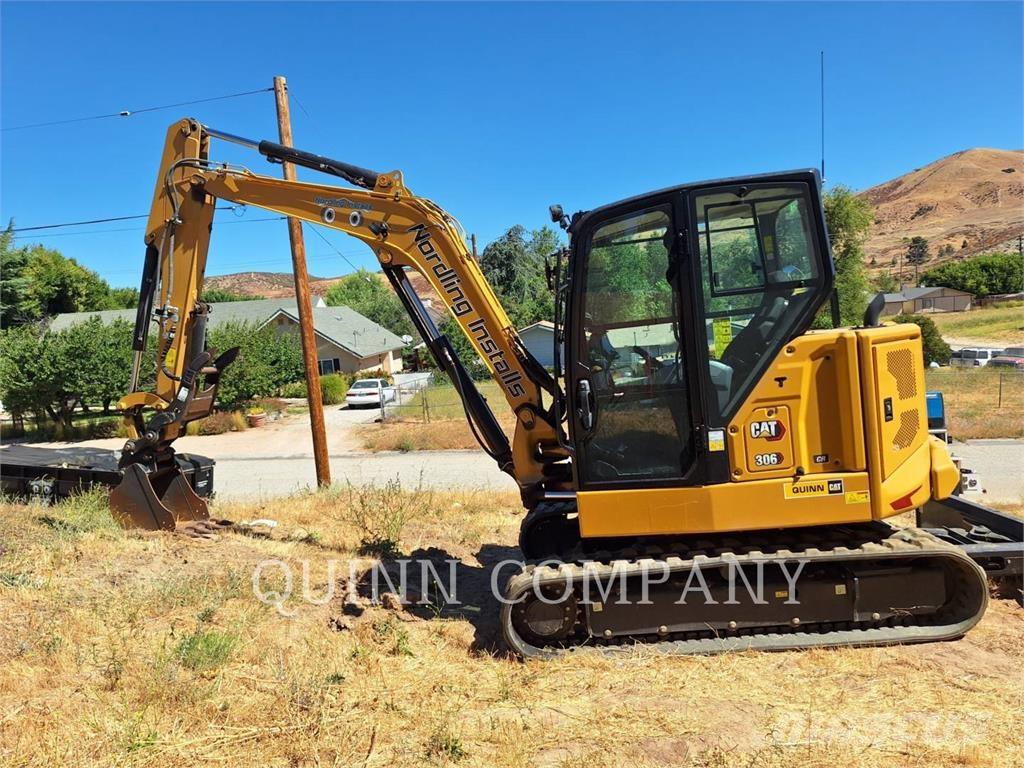 CAT 306 حفارات زحافة
