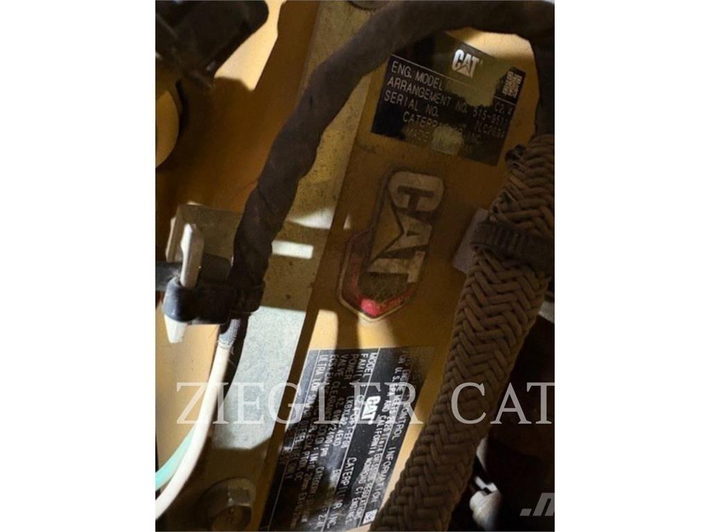 CAT 306 حفارات زحافة