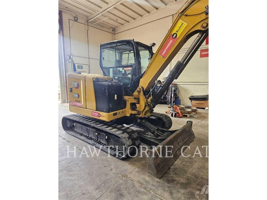CAT 306 حفارات زحافة