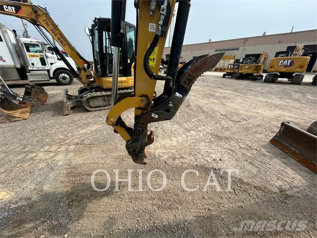 CAT 306 07 حفارات زحافة