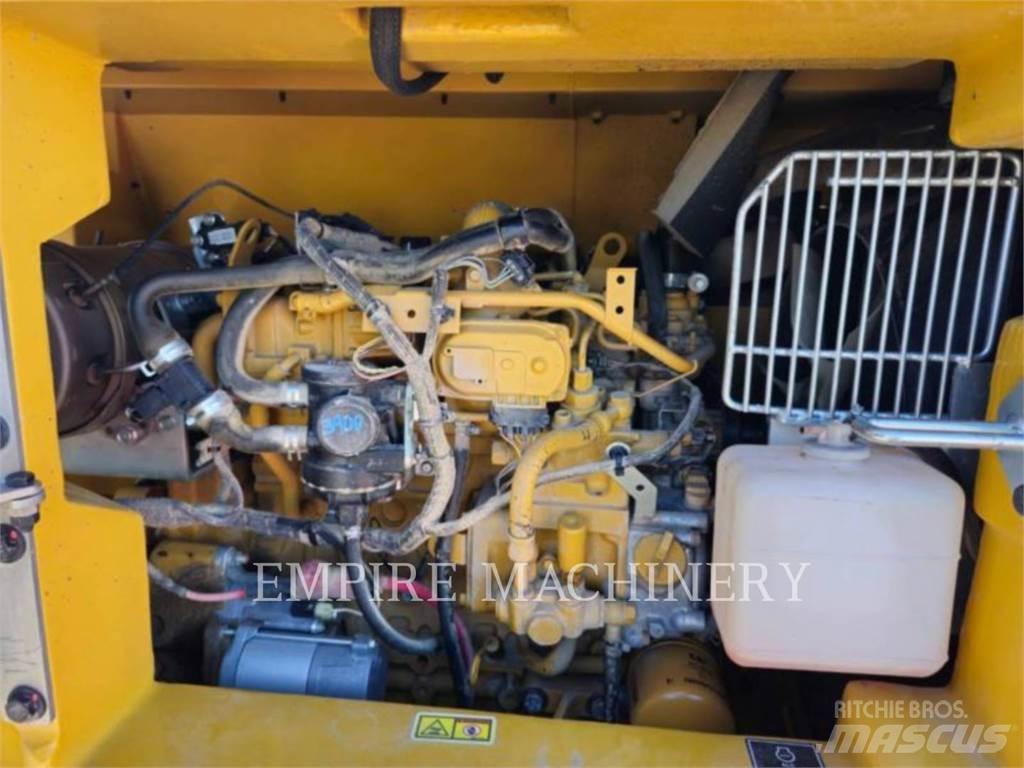 CAT 306-07 CA حفارات زحافة