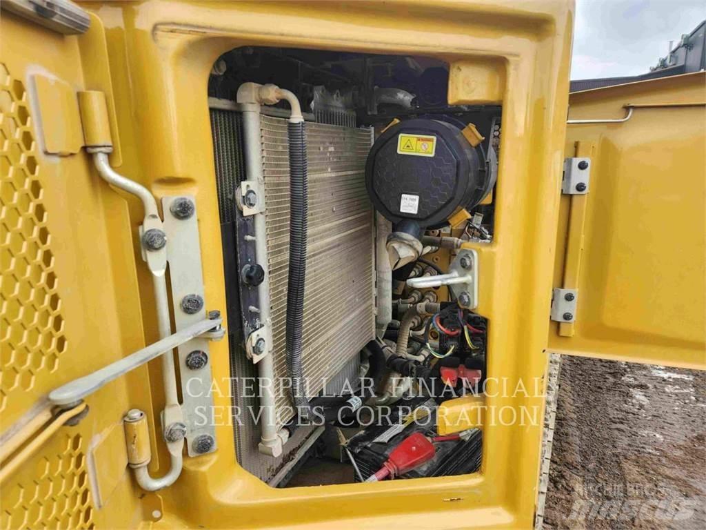 CAT 306 07A CR حفارات زحافة