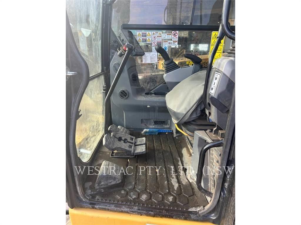 CAT 306-07CR حفارات زحافة
