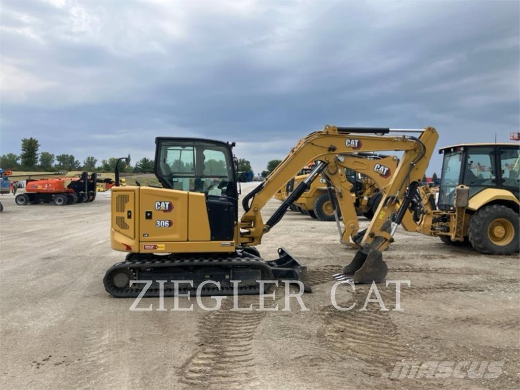 CAT 306-07CR حفارات زحافة