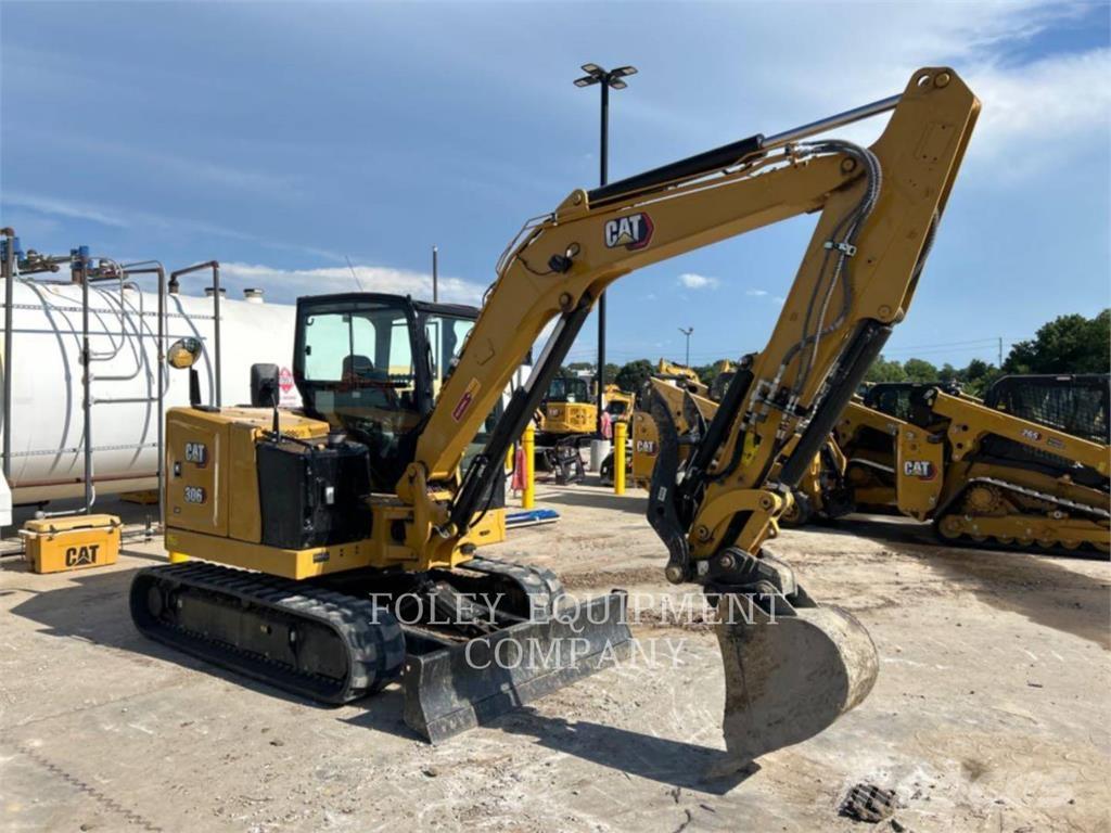 CAT 306-07CRC حفارات زحافة