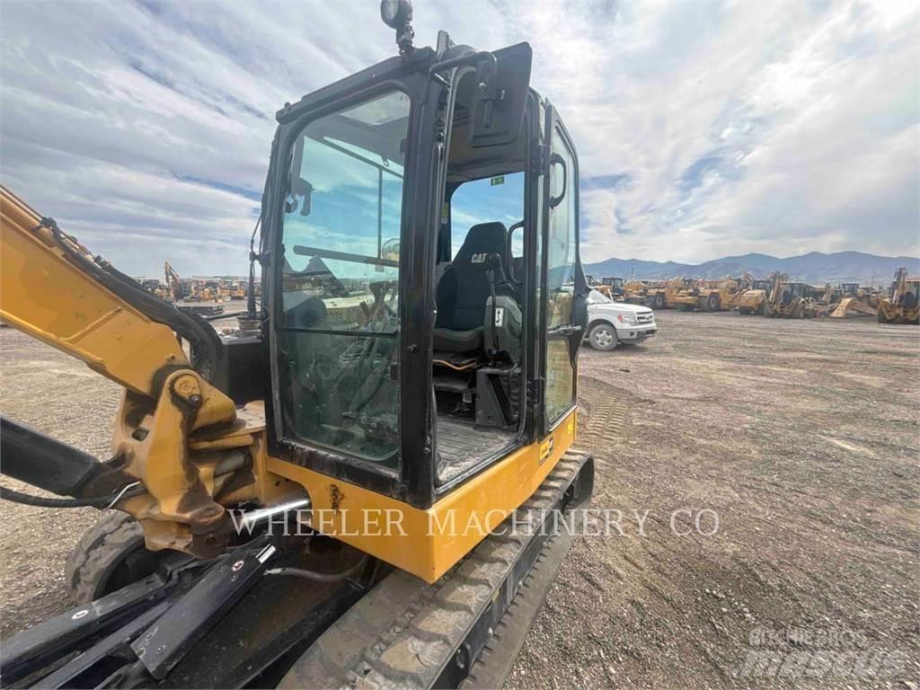 CAT 306 C3 TAQ حفارات زحافة