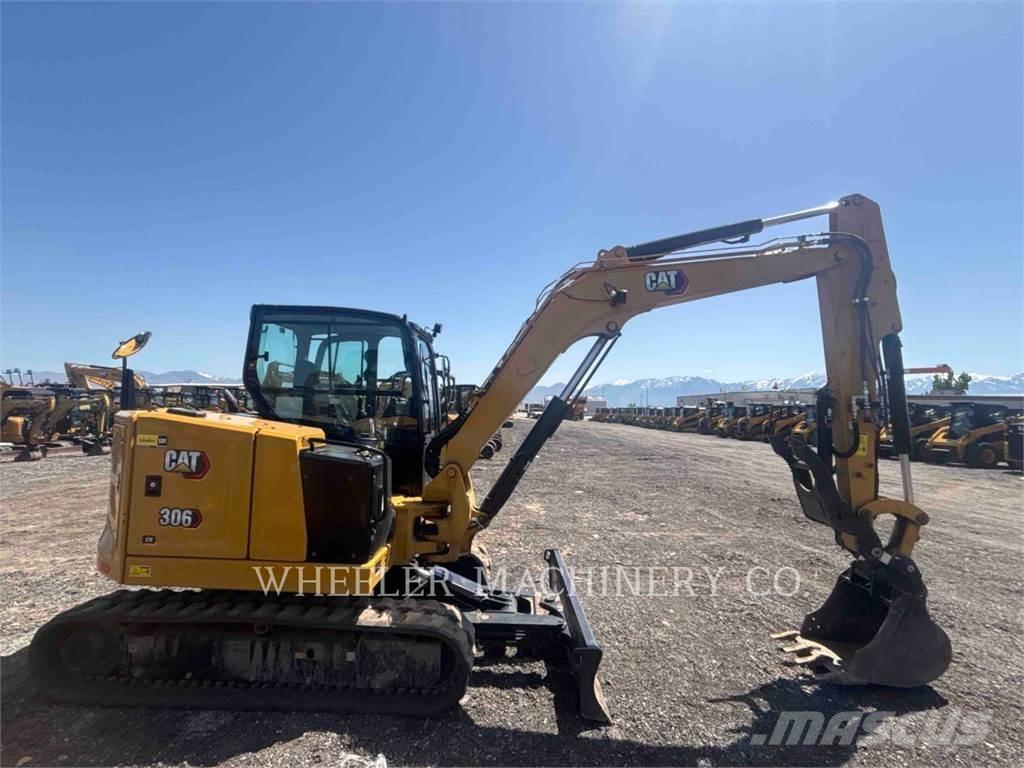 CAT 306 C3 TAQ حفارات زحافة