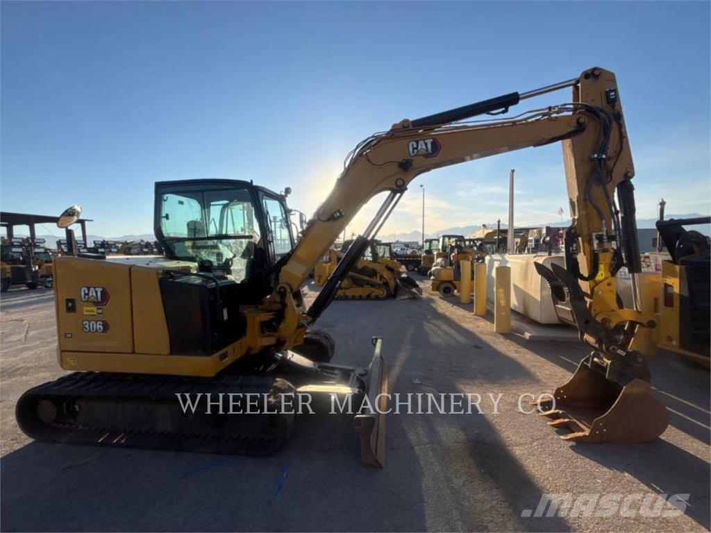 CAT 306 C3 TAQ حفارات زحافة