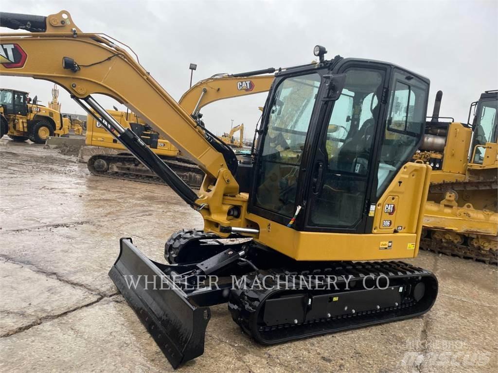 CAT 306 C3 THQ حفارات زحافة