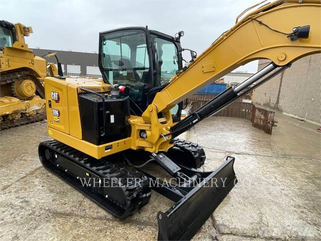 CAT 306 C3 THQ حفارات زحافة