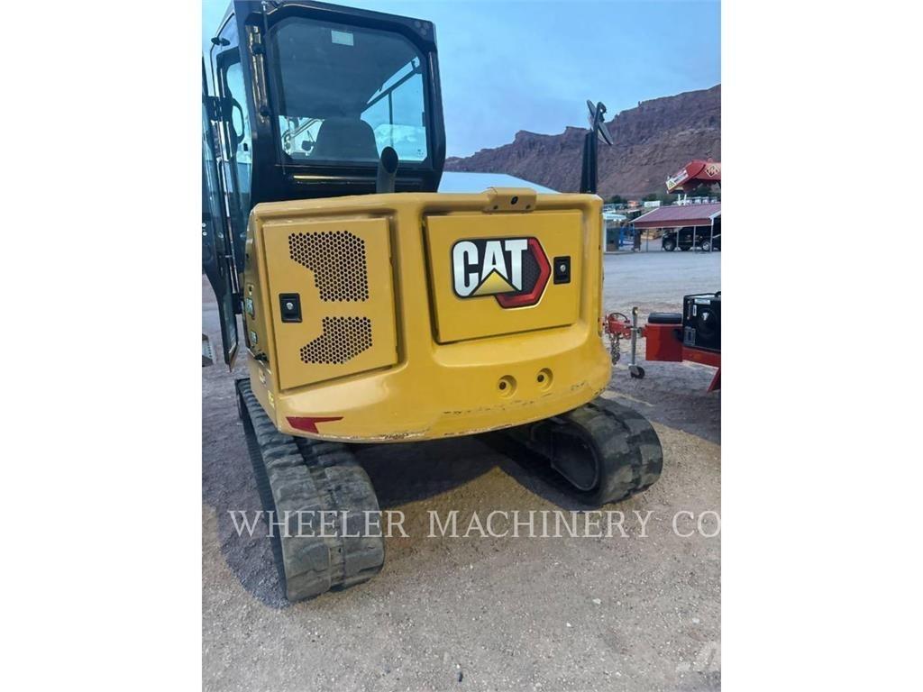 CAT 306 C3 THQ حفارات زحافة