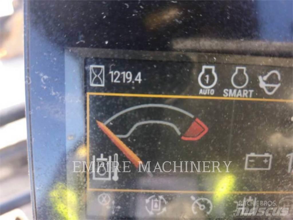 CAT 306 CR حفارات زحافة