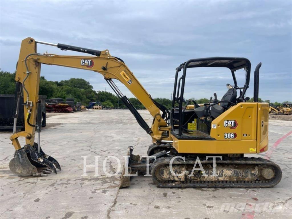 CAT 306 CR حفارات زحافة