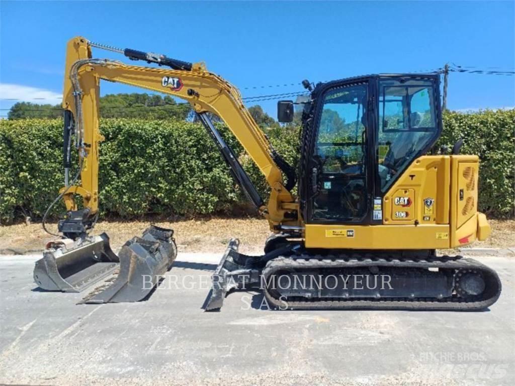CAT 306 CR حفارات زحافة