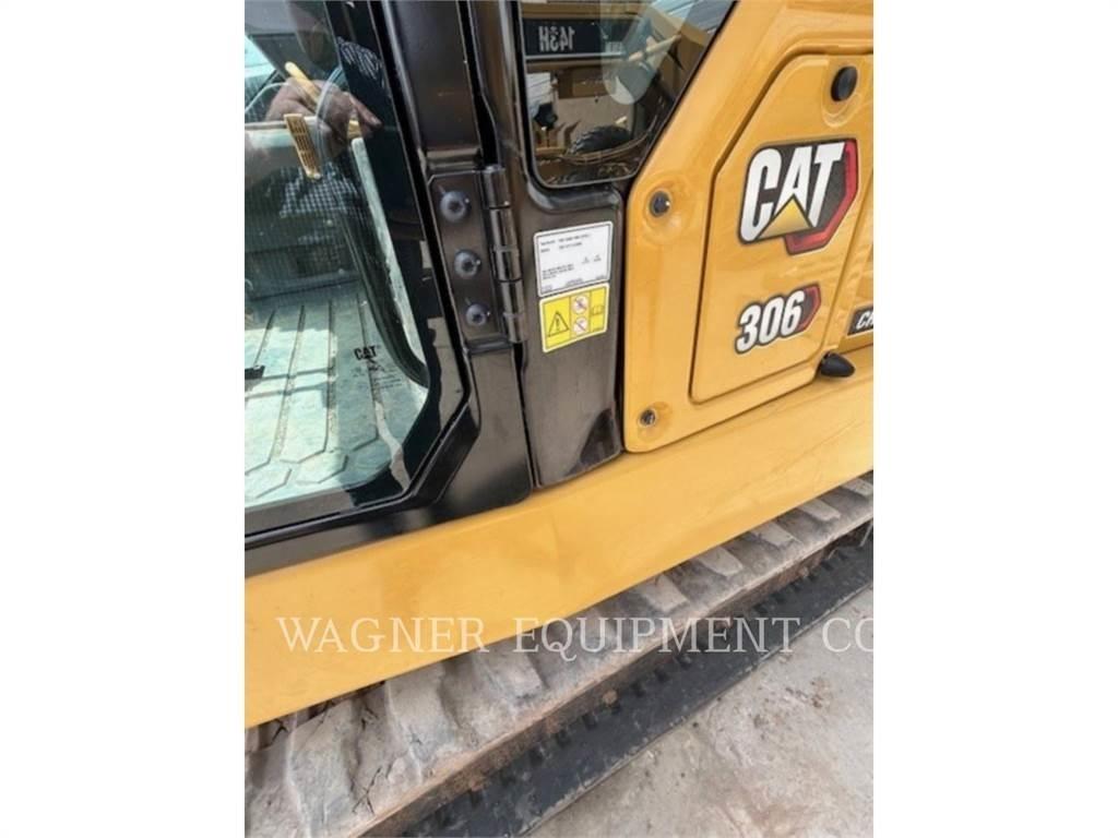 CAT 306 CR THB حفارات زحافة
